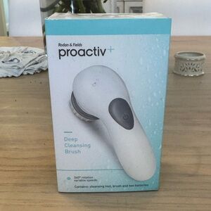 Proactiv Deep Cleansing Brush NEW in Box!